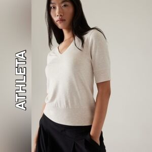 Athleta Cream V-Neck Shortsleeves Top.